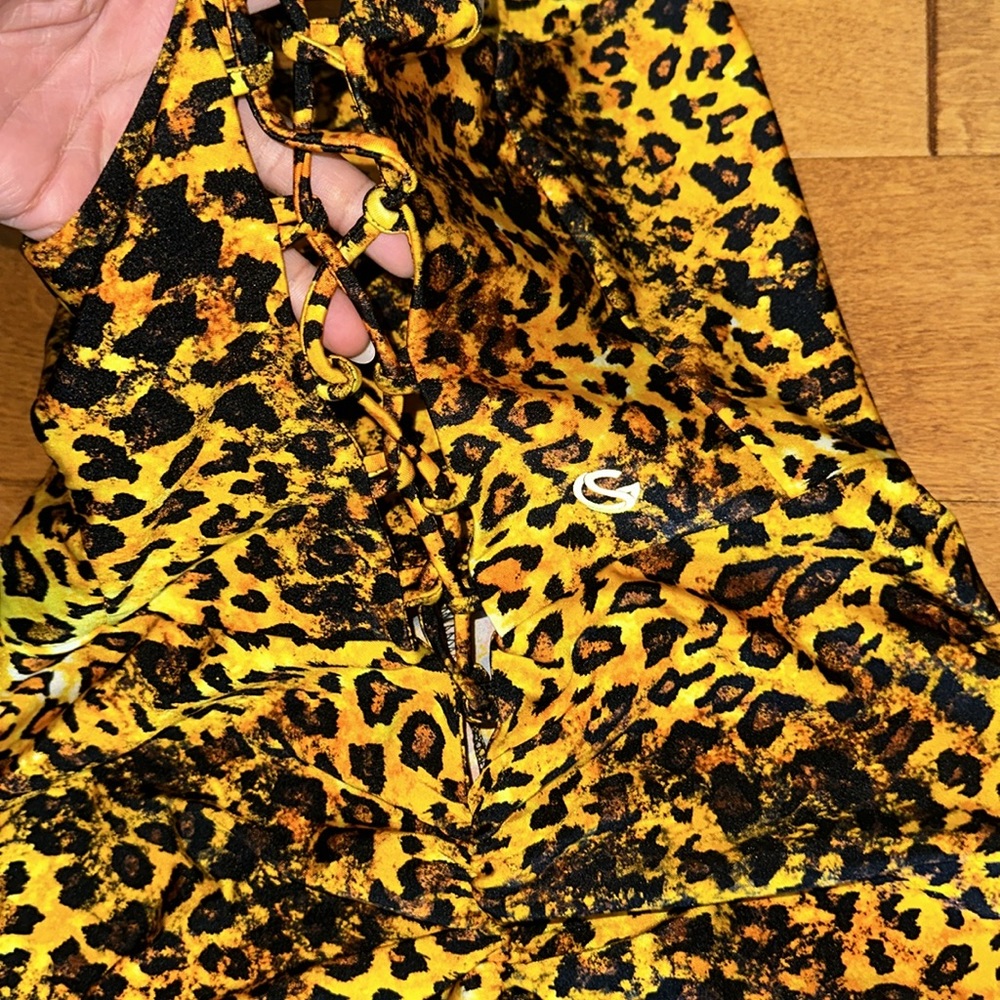 Unworn one piece jumpsuit. Super sexy! xl - Picture 4 of 5